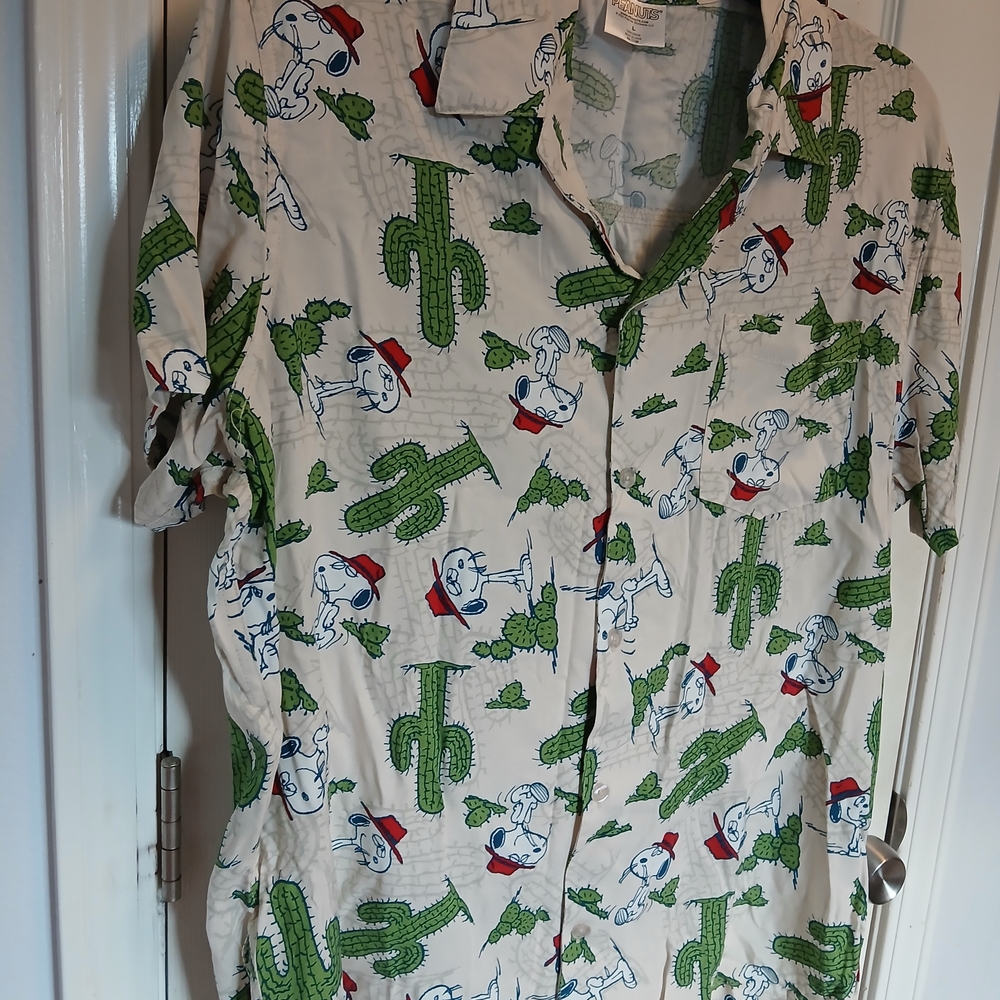 Snopy Peanuts White and Green Casual Button Down Shirt